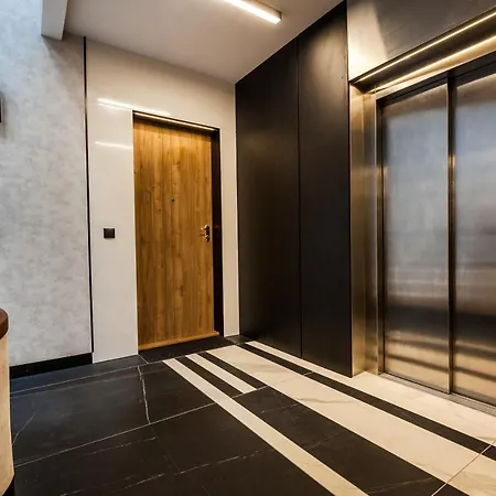 Plac Unii Aquamarine Premium شقة